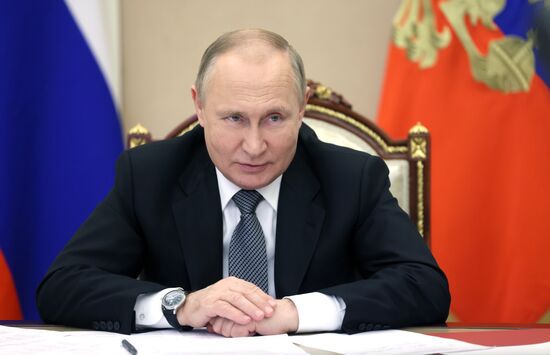 Президент РФ В. Путин провел заседание президиума Госсовета