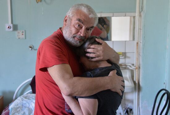 Бойцы ЛНР в Северодонецке ежедневно эвакуируют десятки жителей из-под украинских обстрелов