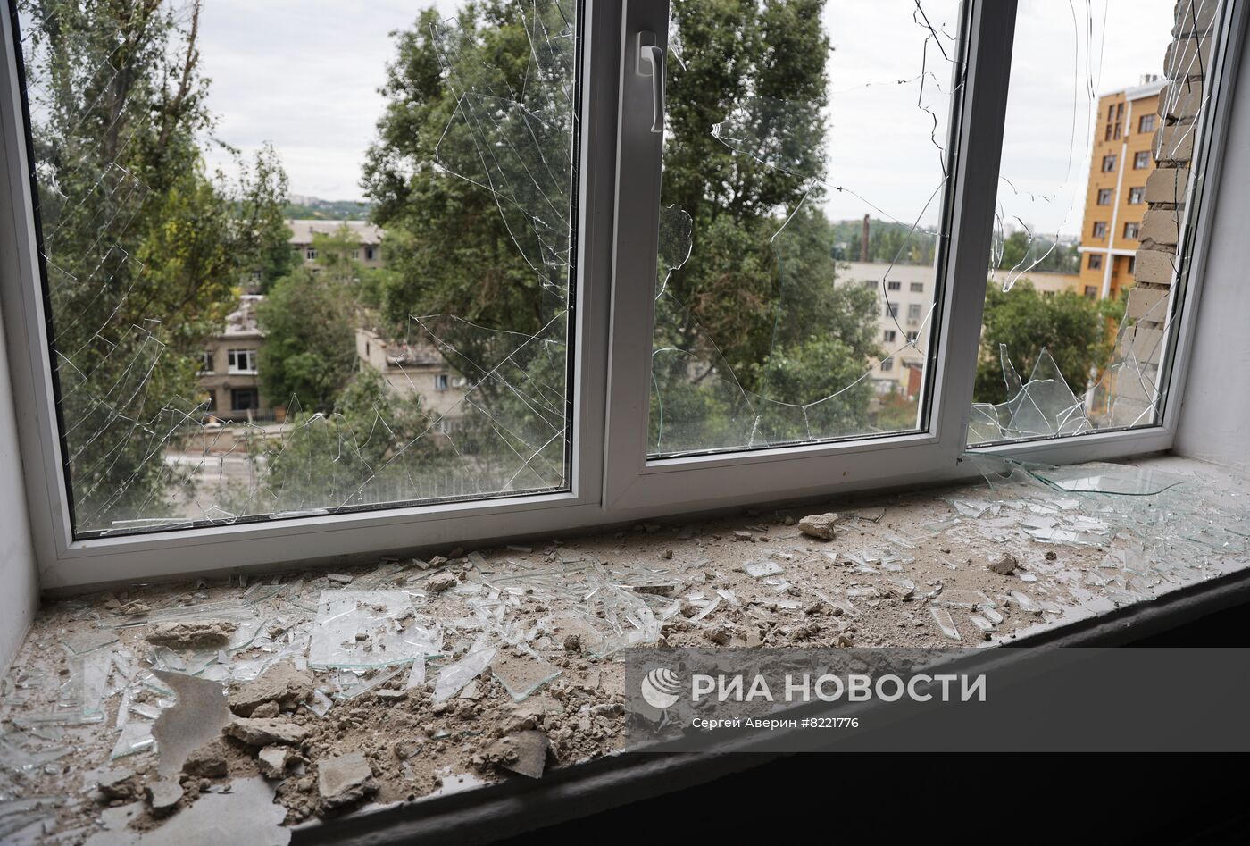 Последствия обстрела в Донецке