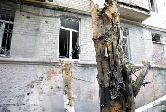 Последствия обстрела в Донецке