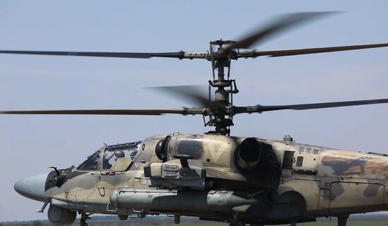 Работа экипажей ударных вертолетов Ка-52 по уничтожению опорных пунктов ВСУ