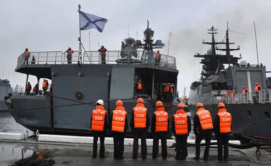 Возвращение отряда кораблей ТОФ во Владивосток