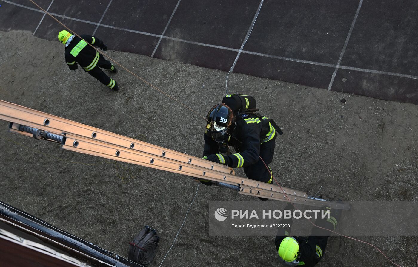 Финал городского конкурса "Московские мастера" по профессии "Пожарный"