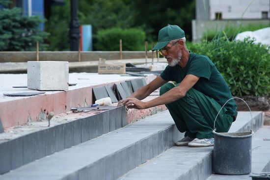 Восстановление инфраструктуры Луганска строителями из РФ