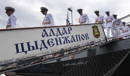 Выпуск в Нахимовском военно-морском училище во Владивостоке