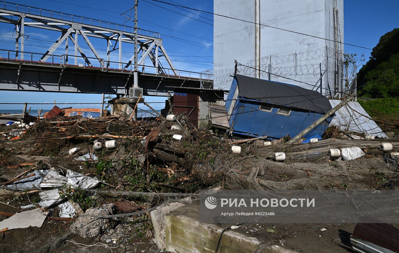Последствия шторма в Сочи