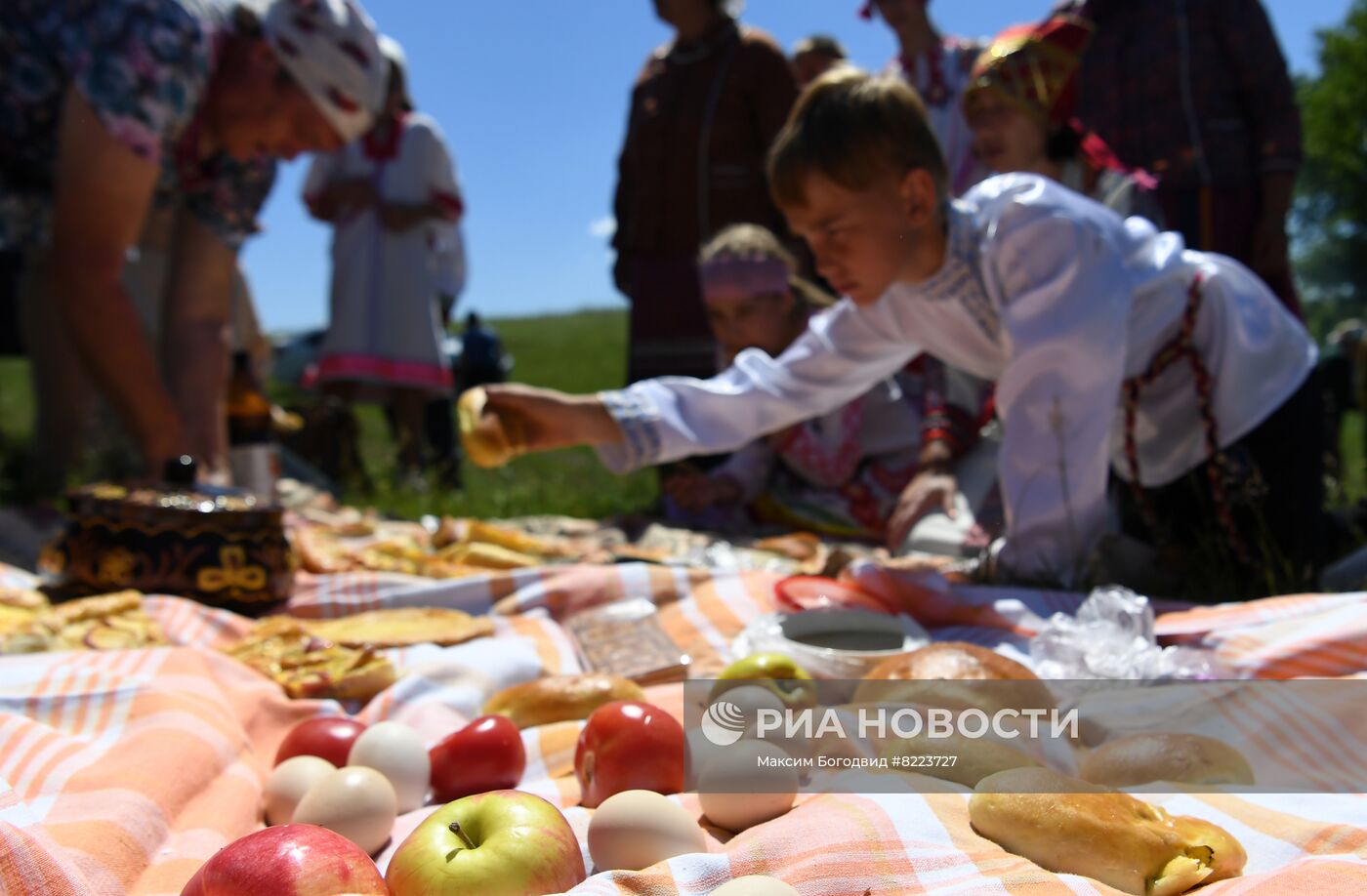 Праздник летнего солнцестояния "Валда шинясь" в Татарстане