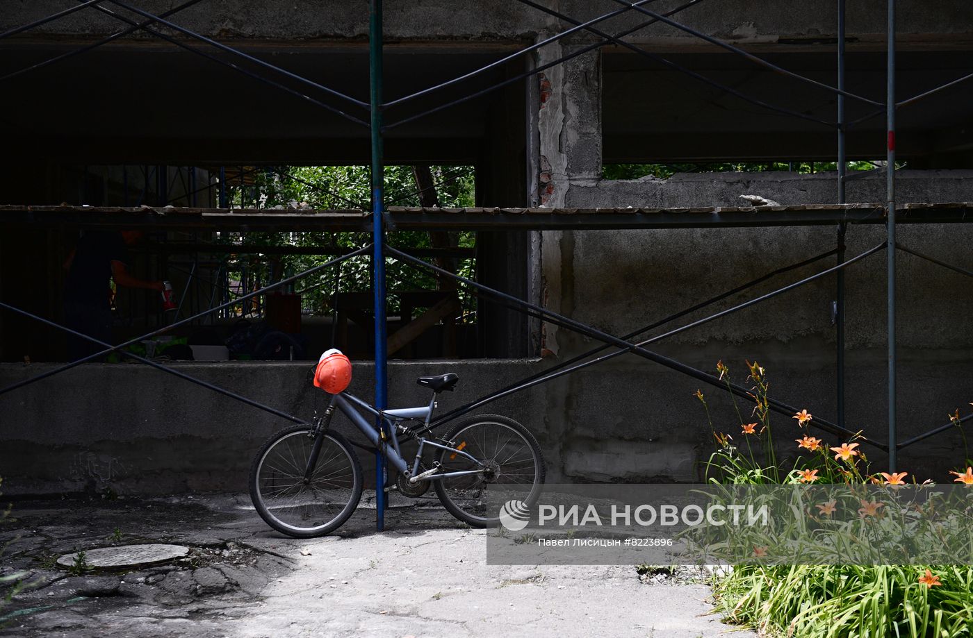 Работа по восстановлению детского сада в Мариуполе