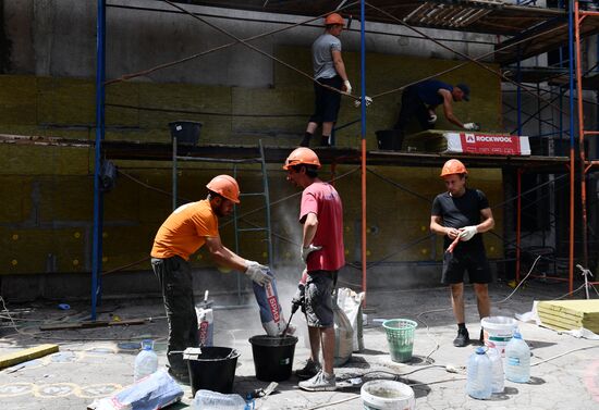 Работа по восстановлению детского сада в Мариуполе