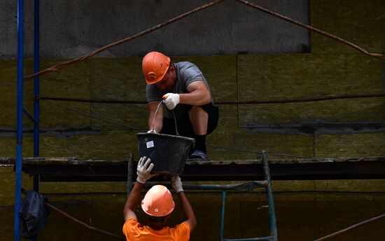 Работа по восстановлению детского сада в Мариуполе