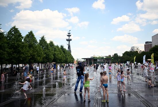 Жаркая погода в Москве 