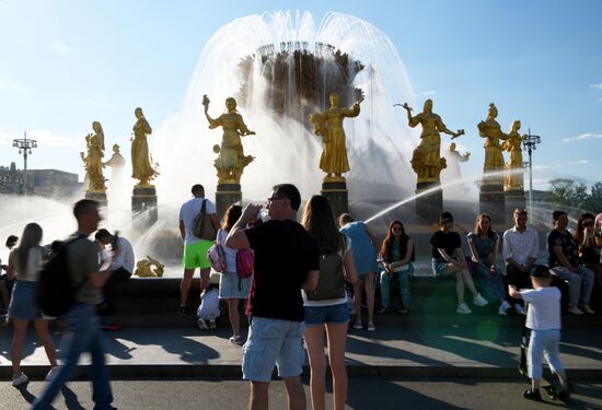 Жаркая погода в Москве 