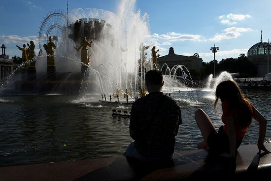 Жаркая погода в Москве 