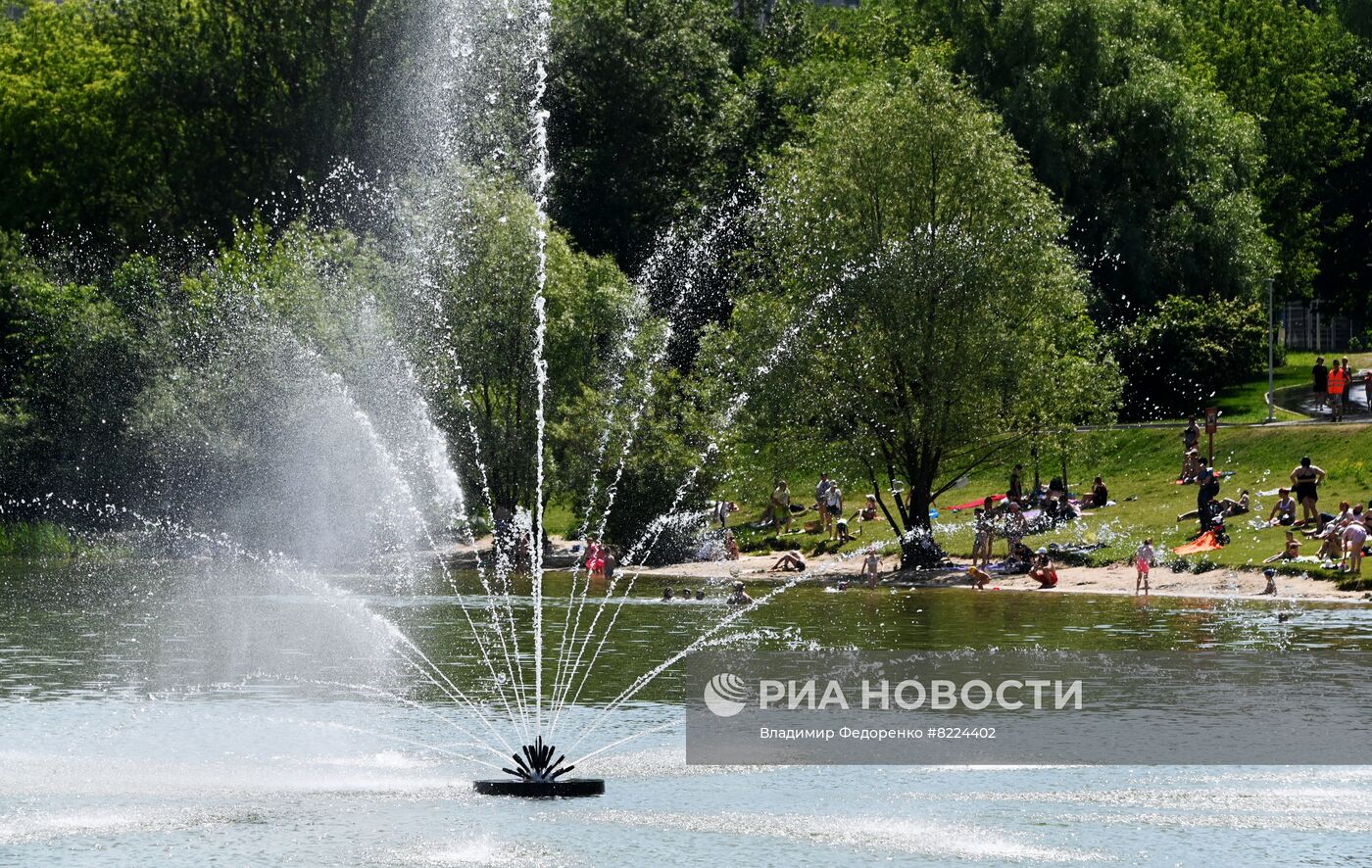 Жаркая погода в Москве 