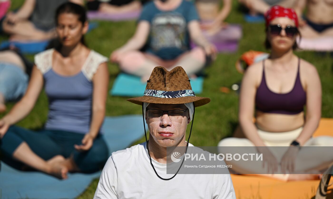 Международный день йоги в Москве