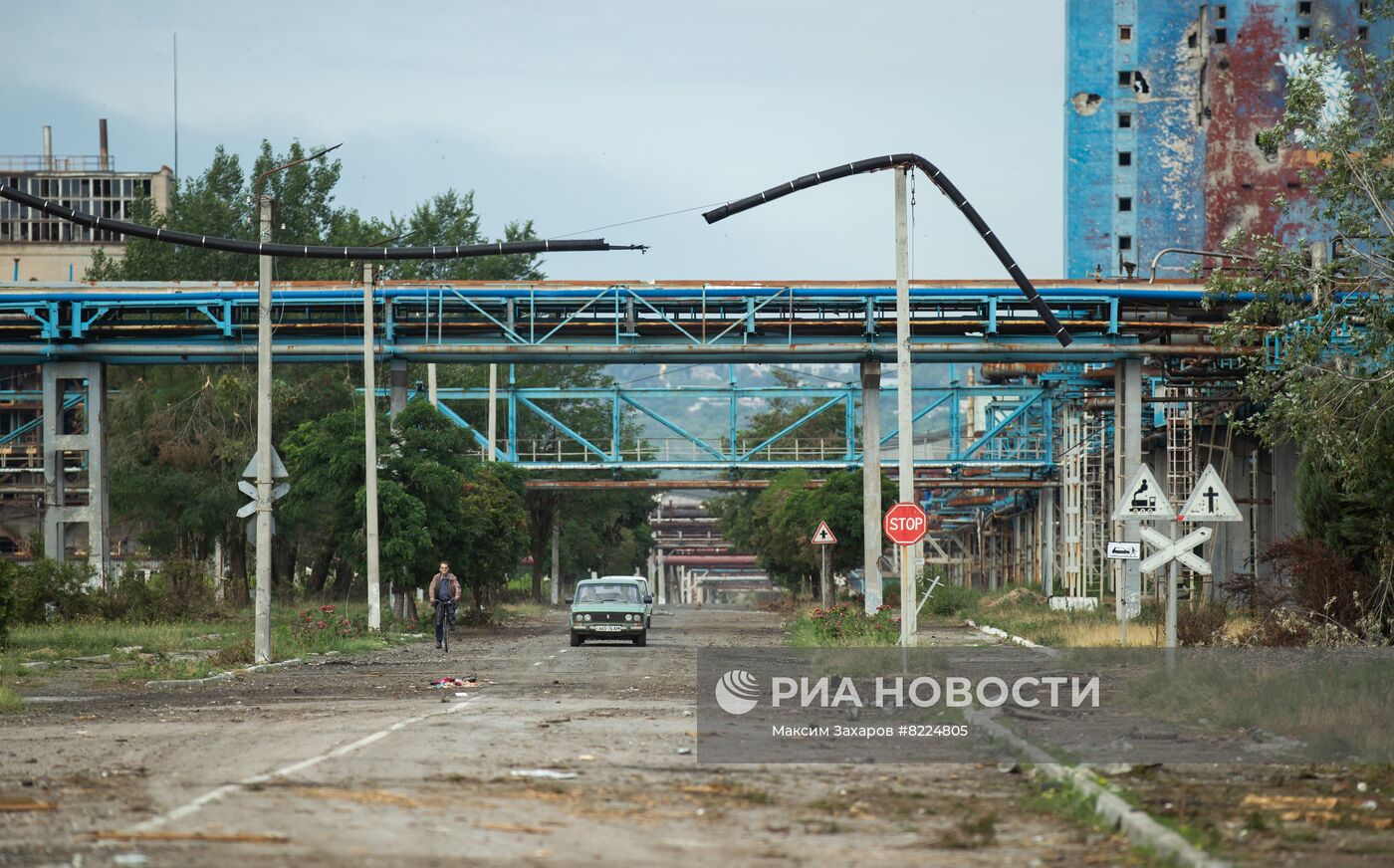 Эвакуация гражданских лиц с завода "Азот" в Северодонецке