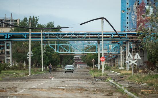 Эвакуация гражданских лиц с завода "Азот" в Северодонецке