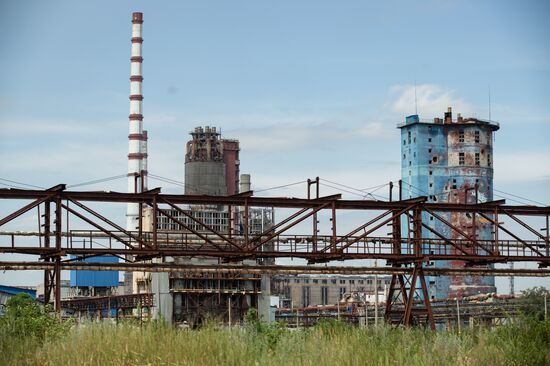 Эвакуация гражданских лиц с завода "Азот" в Северодонецке