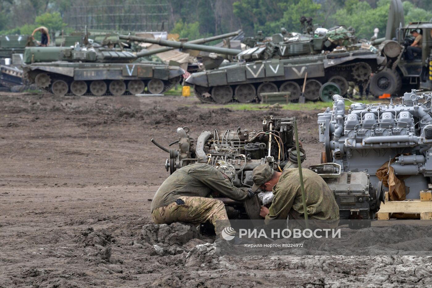 Военнослужащие рембата восстанавливают военную технику в зоне спецоперации