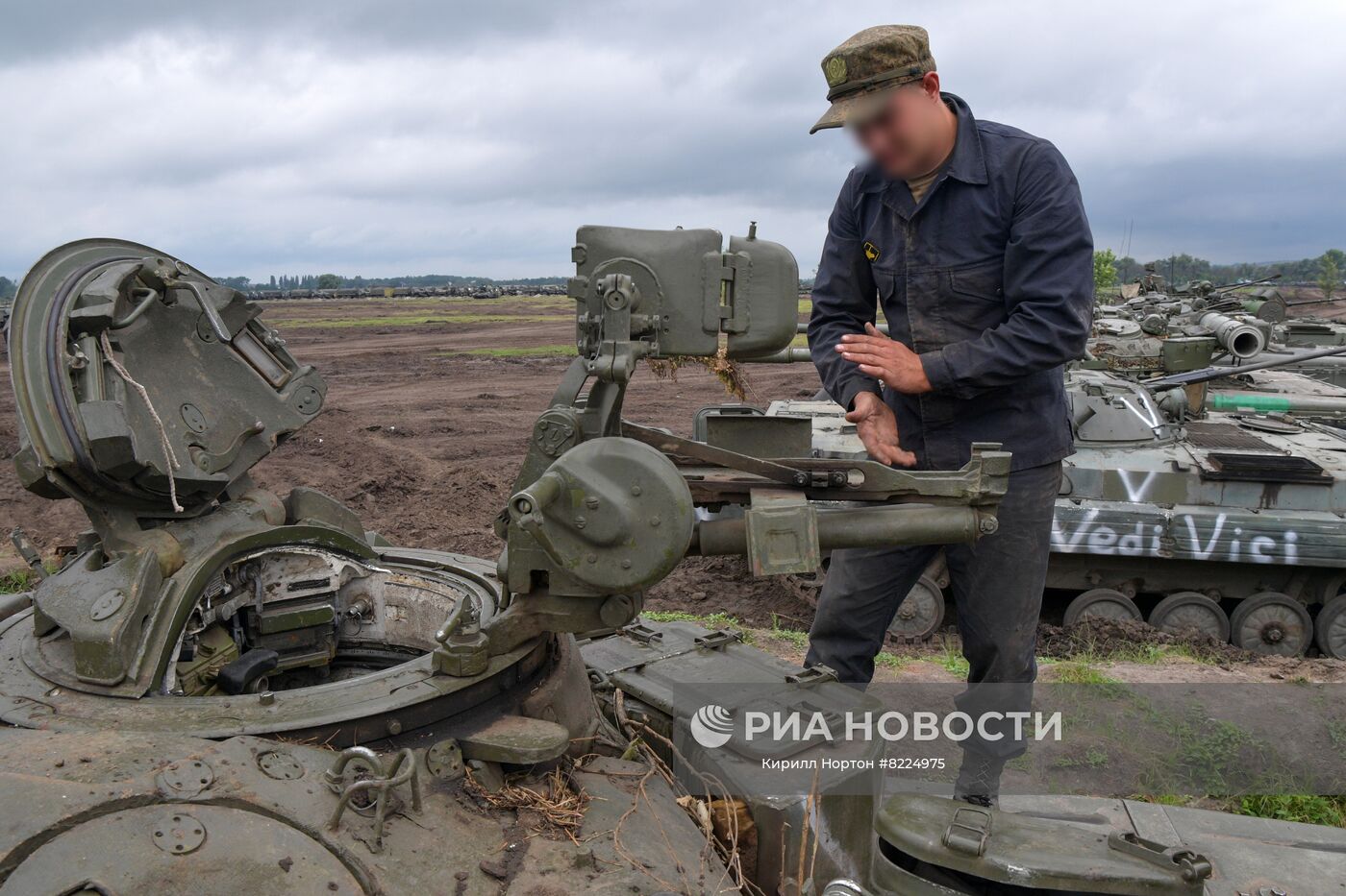 Военнослужащие рембата восстанавливают военную технику в зоне спецоперации