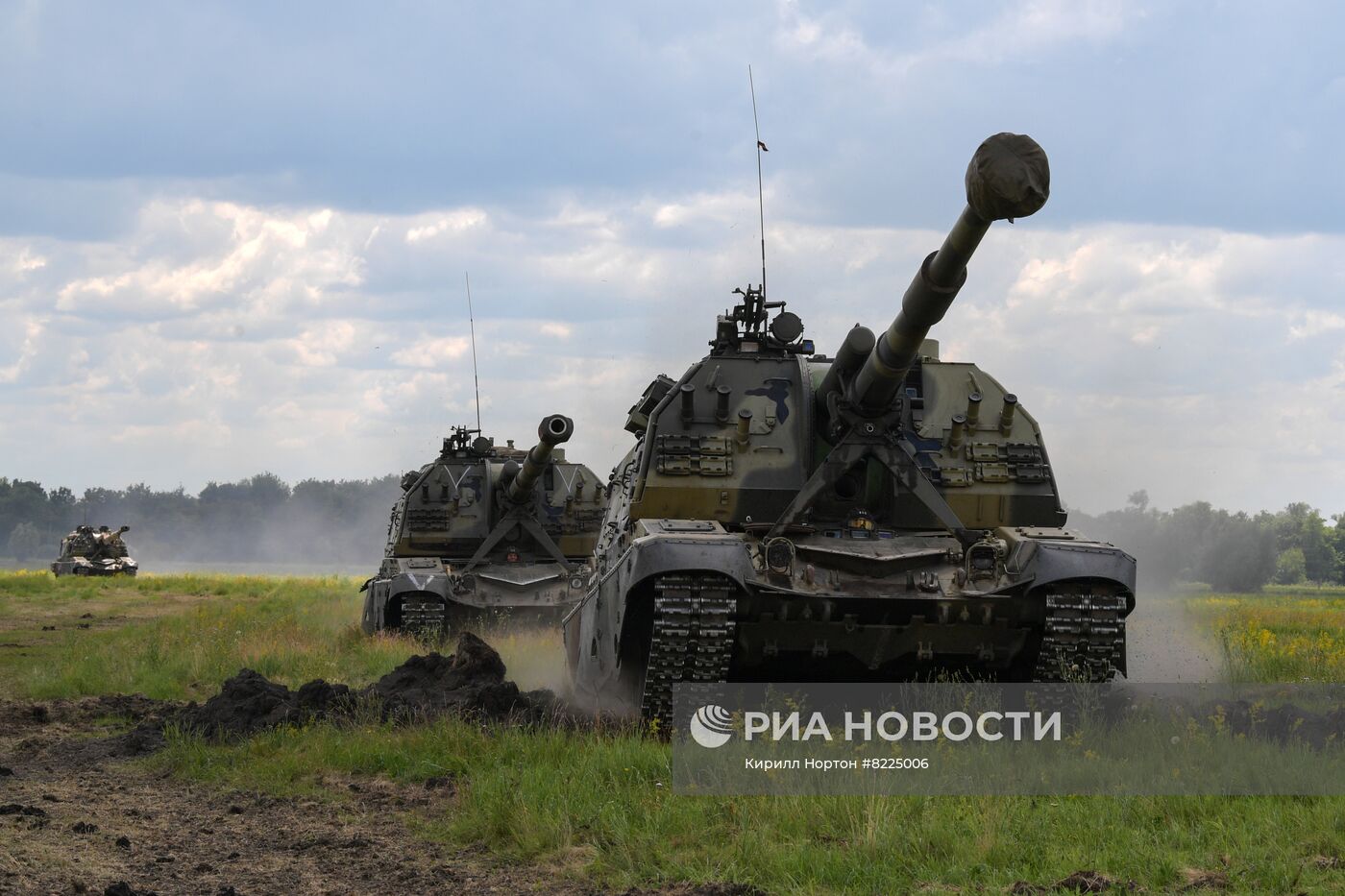 Военнослужащие рембата восстанавливают военную технику в зоне спецоперации