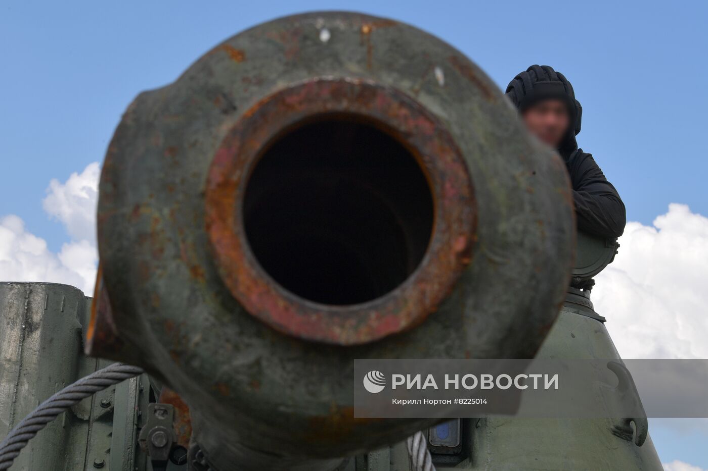 Военнослужащие рембата восстанавливают военную технику в зоне спецоперации