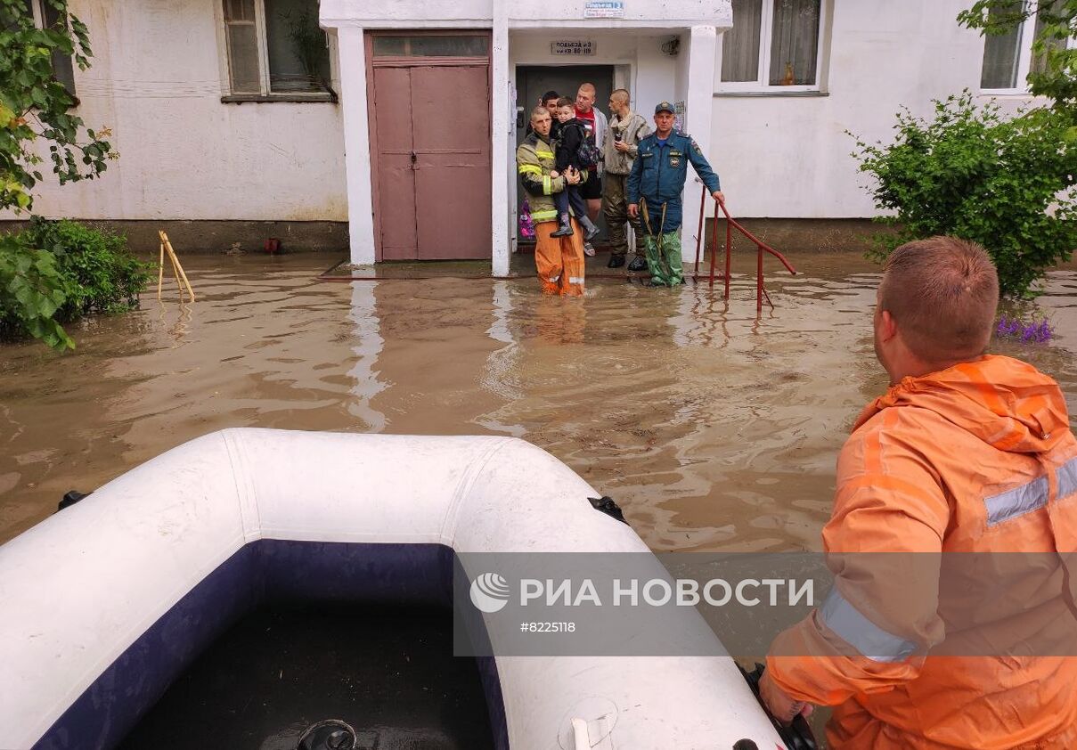 В Крыму после обильных ливней введен режим ЧС