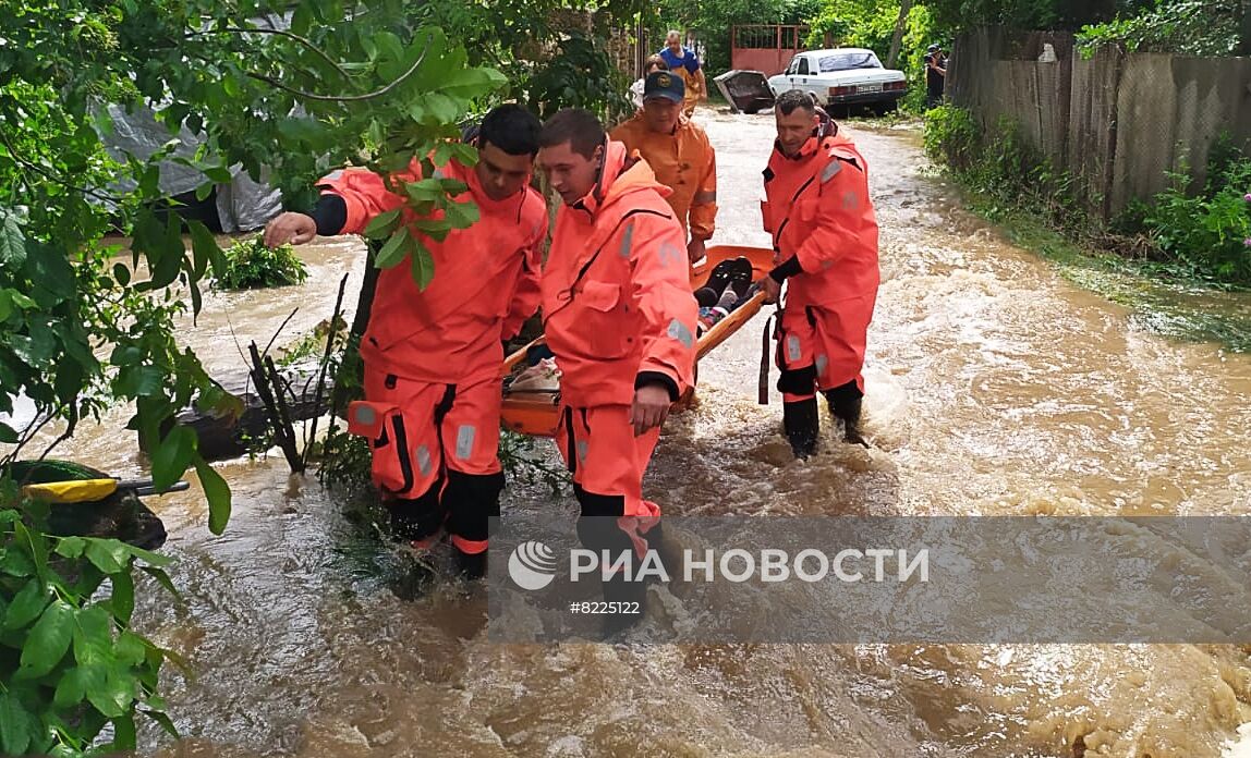 В Крыму после обильных ливней введен режим ЧС