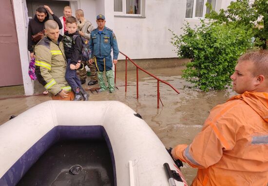 В Крыму после обильных ливней введен режим ЧС