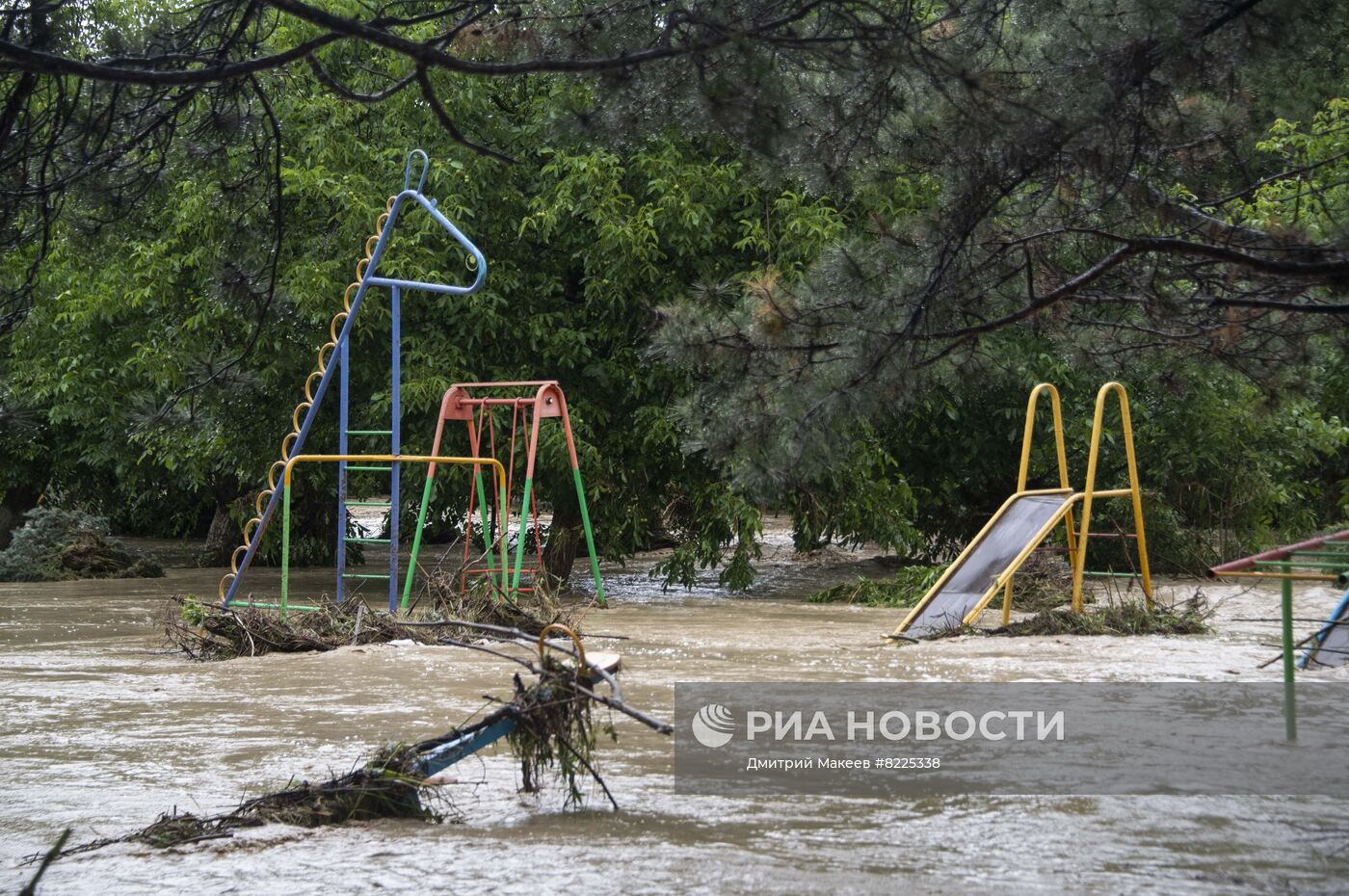 В Крыму после обильных ливней введён режим ЧС