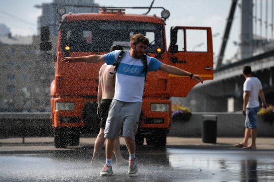 Жаркая погода в Москве