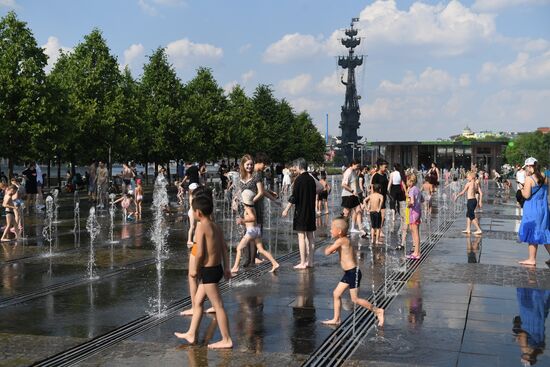 Жаркая погода в Москве