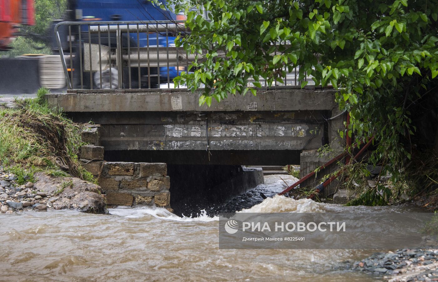 В Крыму после обильных ливней введён режим ЧС