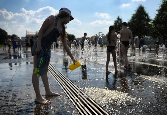 Жаркая погода в Москве
