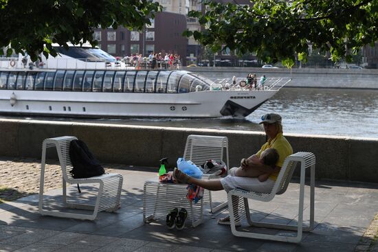 Жаркая погода в Москве