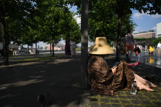 Жаркая погода в Москве