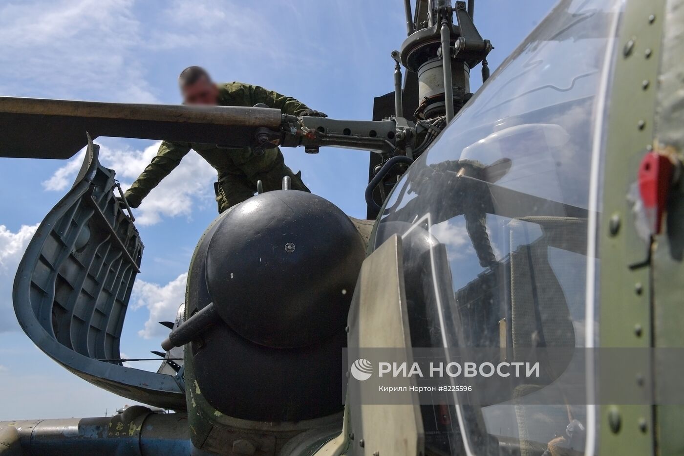 Аэродром базирования вертолетов Ка-52 в зоне проведения спецоперации