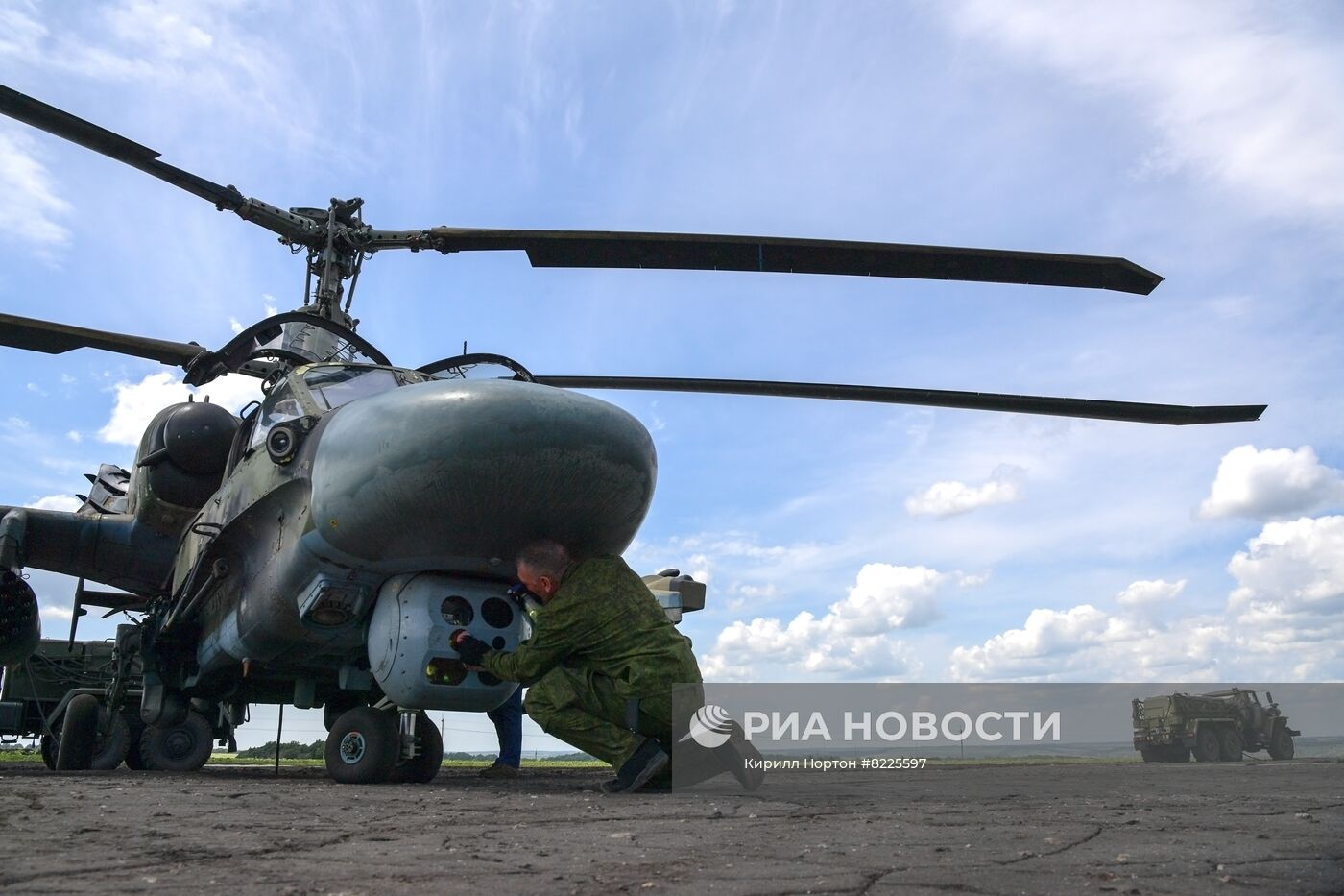 Аэродром базирования вертолетов Ка-52 в зоне проведения спецоперации