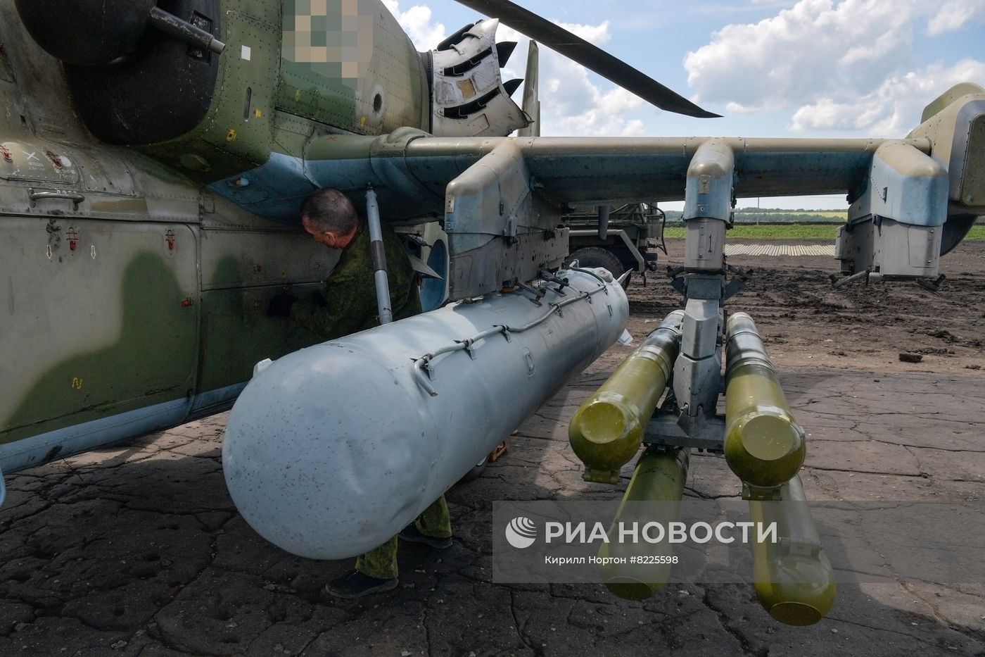 Аэродром базирования вертолетов Ка-52 в зоне проведения спецоперации