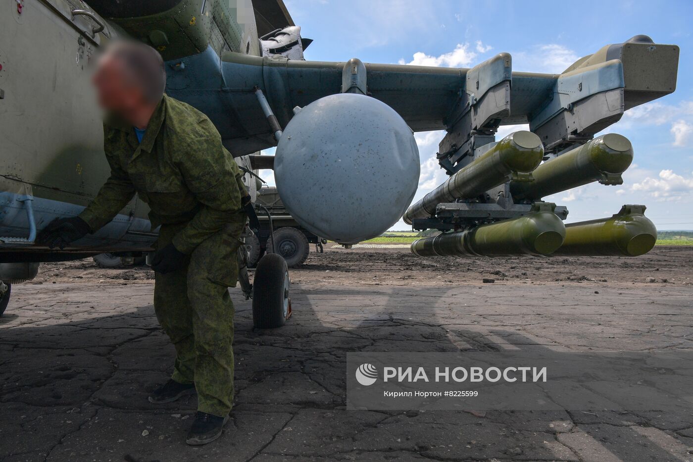 Аэродром базирования вертолетов Ка-52 в зоне проведения спецоперации