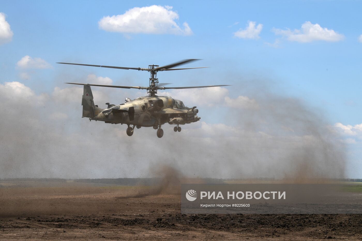 Аэродром базирования вертолетов Ка-52 в зоне проведения спецоперации