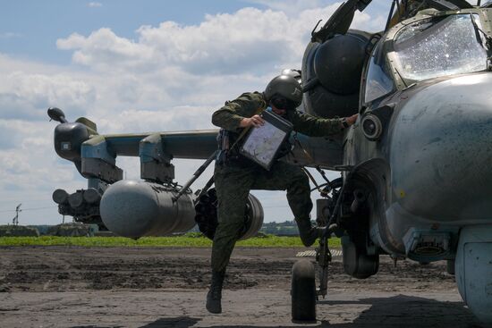 Аэродром базирования вертолетов Ка-52 в зоне проведения спецоперации