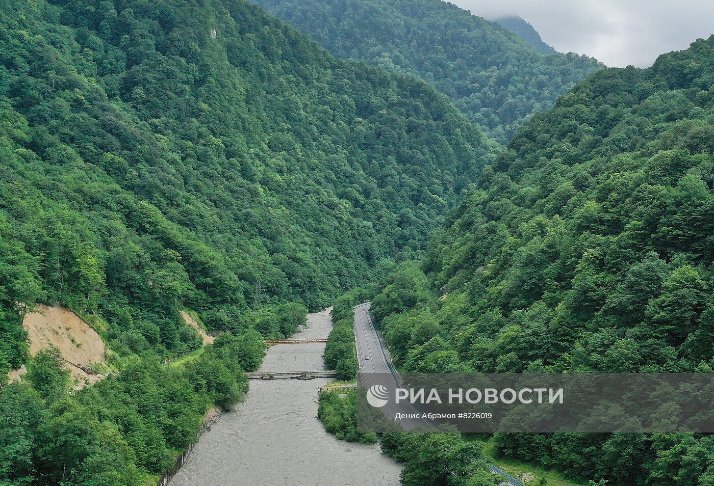 Открытие транскавказской магистрали после камнепада