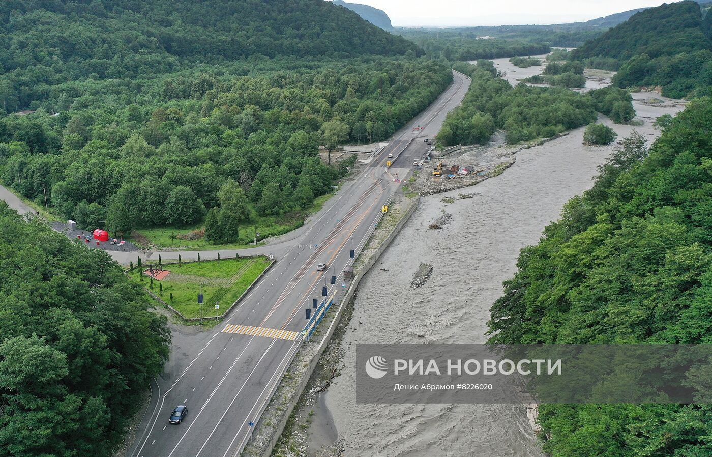 Открытие транскавказской магистрали после камнепада