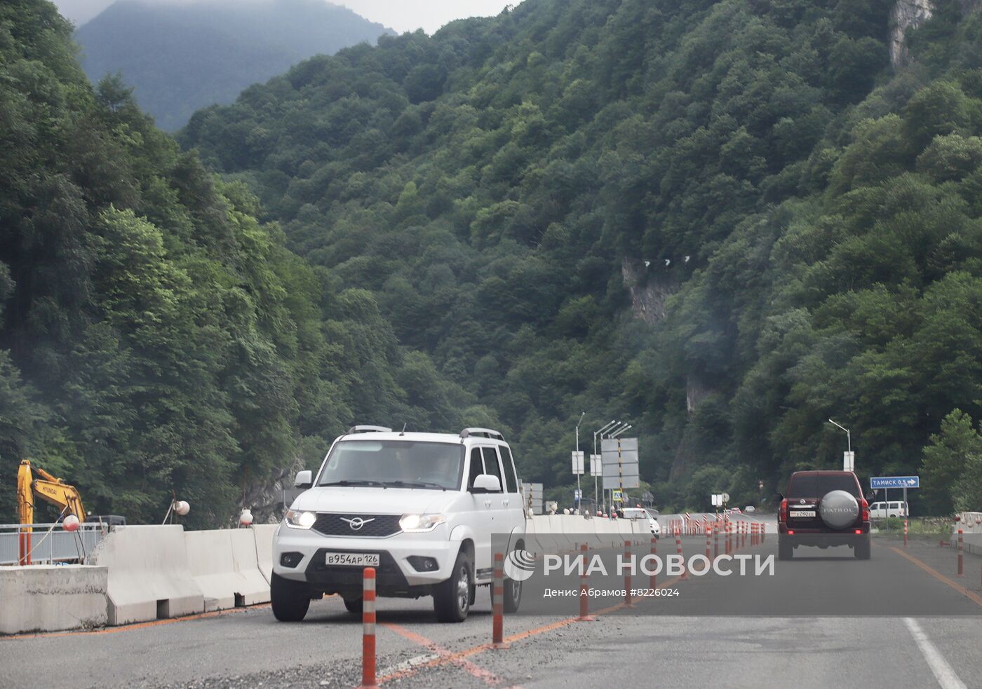 Открытие транскавказской магистрали после камнепада