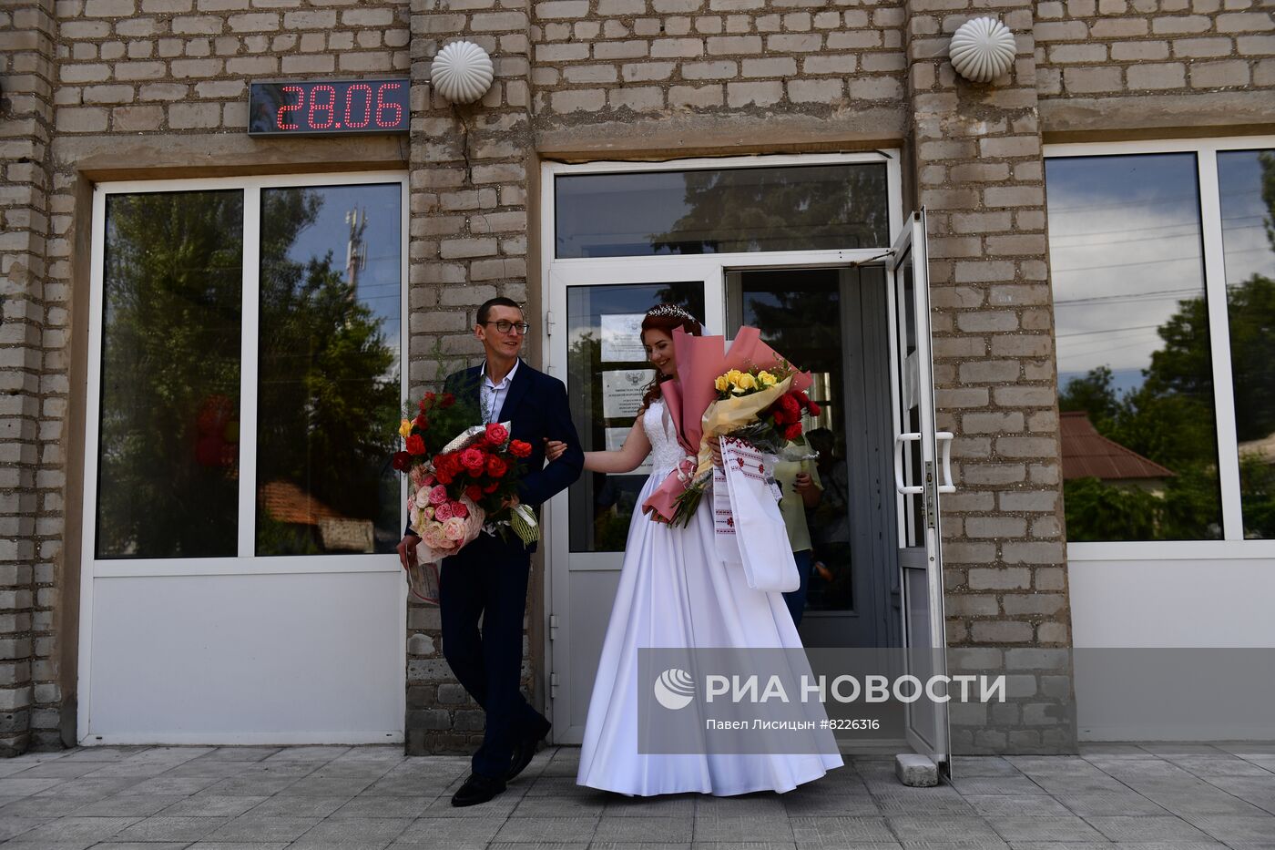 Первая свадьба в Володарском после освобождения