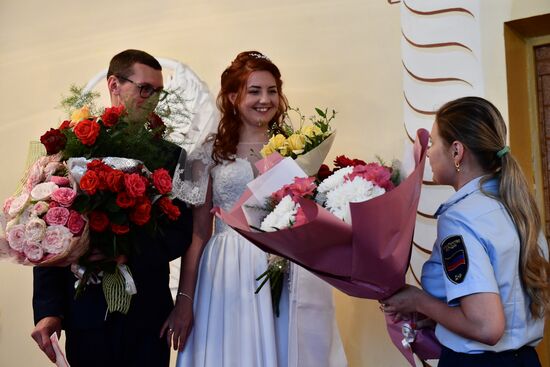 Первая свадьба в Володарском после освобождения