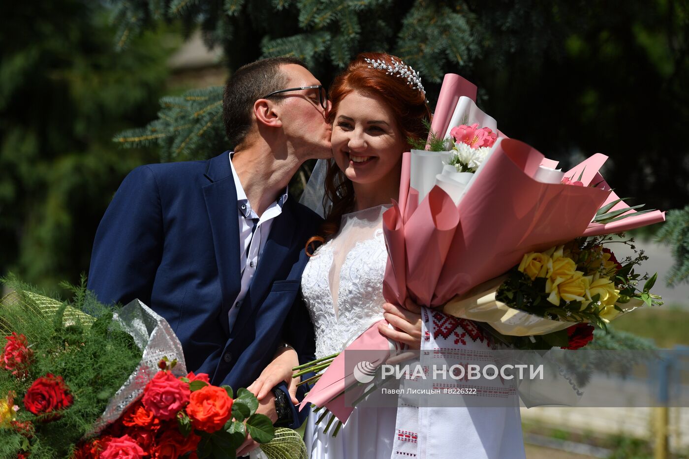 Первая свадьба в Володарском после освобождения