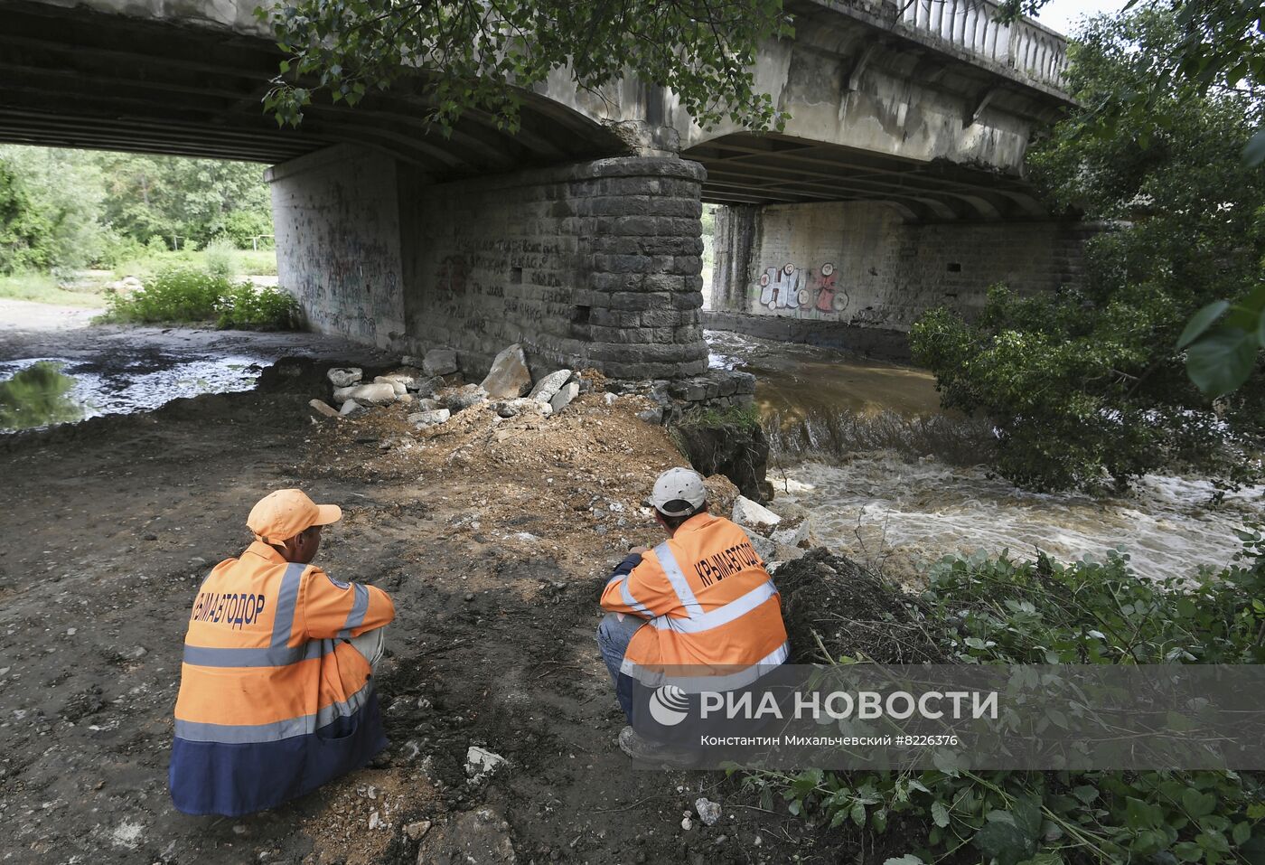 В Крыму после обильных ливней введён режим ЧС