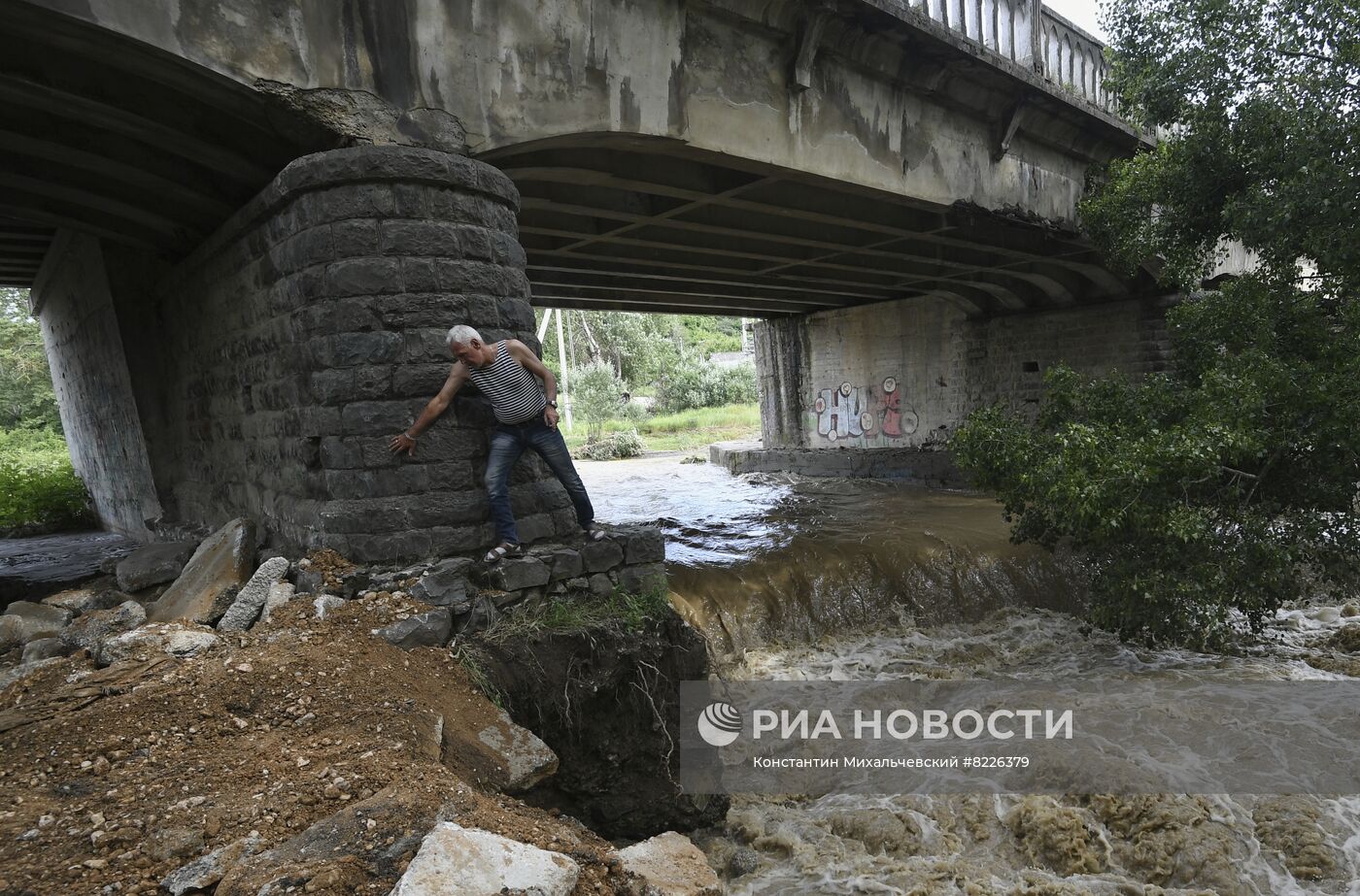 В Крыму после обильных ливней введён режим ЧС